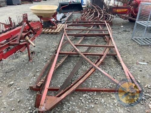9x bay shed 8 ful trusses, 2x ends, 32ft long