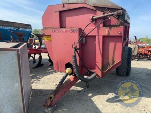 Big muck 309 dungspreader with shaft