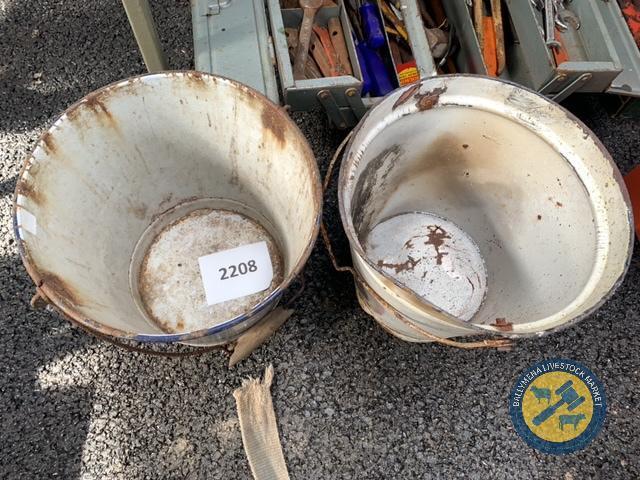 2x enamel buckets