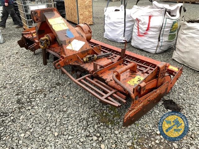 Kuhn 3002 3m power ahrrow with shaft, levelling bar & toothed packer roller, Genuine machine, tines 80%, nice running Harrow, only done 15 acres per year for last 12 years