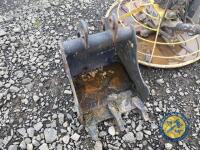 17" Digger Bucket with teeth - 2