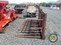 10ft Buckrake JCB brackets one broken - 2