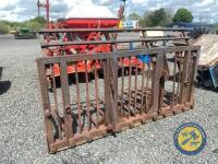 10ft Buckrake JCB brackets one broken - 3