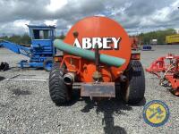 1100 Gallon Abbey slurry tanker with pipe & spread plate with shaft - 5