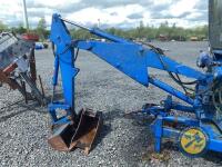 Smalley 5 series 3 2500kg excavator, diesel engine, starts & runs. Comes with 2 buckets 12" &36" handle in office - 3