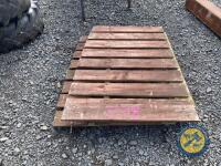 Ornamental wooden gates 1m high x 2.9 wide