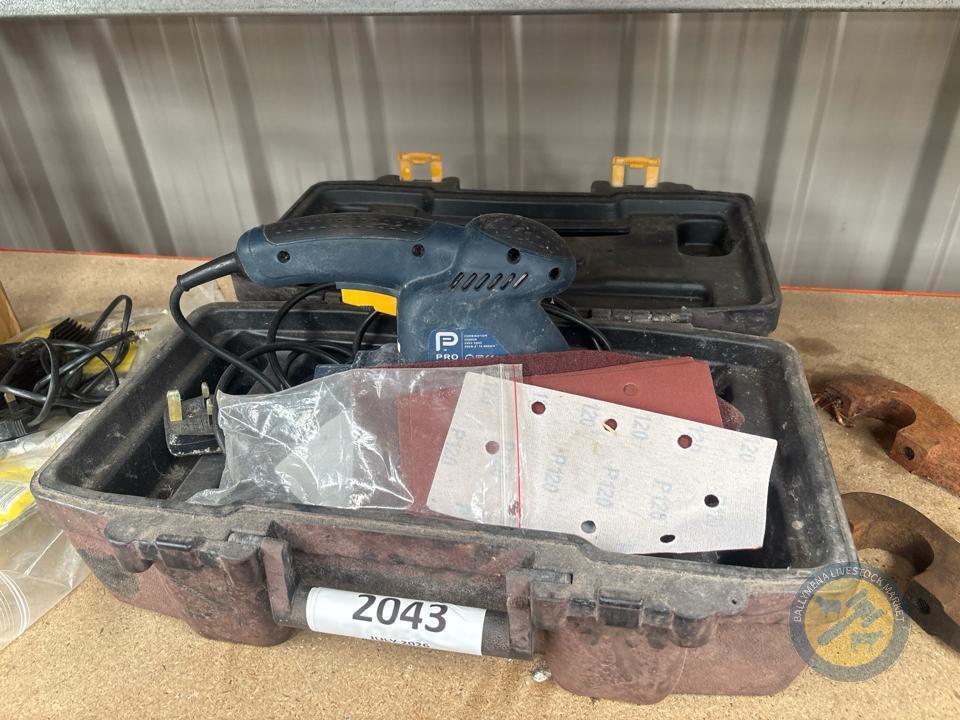 Large sander with pads