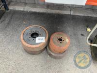 Heavy solid roller wheels