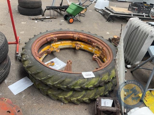 2x 36 inch row crop wheels, 6 studd