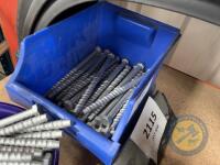 40x M12 x 200 thunder bolts