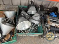 4x heat lamps