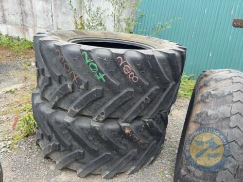 2x 650/65 R38 tyres