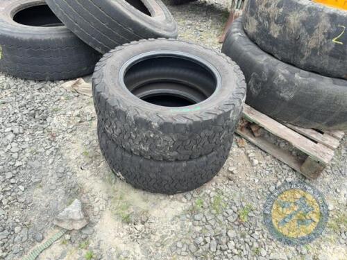 2x toyota pickup tyres 18"