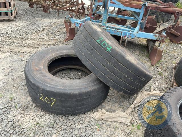 2x super singles 385/65 R22.5 tyres