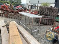 Stainless steel table - 2