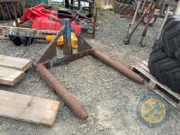 Blue bale lifter - 2
