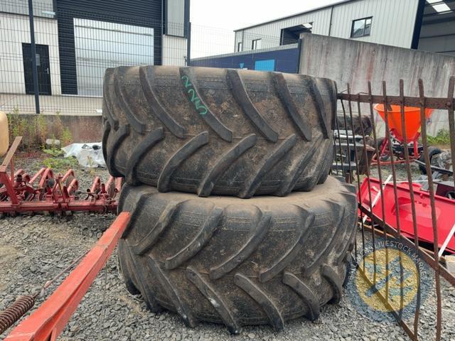 2x 30.5L x 32 tyres