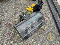 New tiling bucket for mini digger, hose & fittings - 2