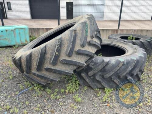 2x 650/65 R42 Michelin Tyres