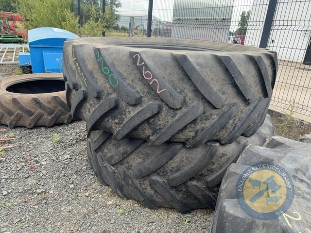2x 650/65 R42 Tyres