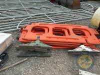 5 Plastic Barriers - 2
