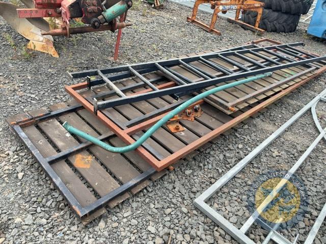 3 Gates + 1 gate no wood, with wood bars for climbing