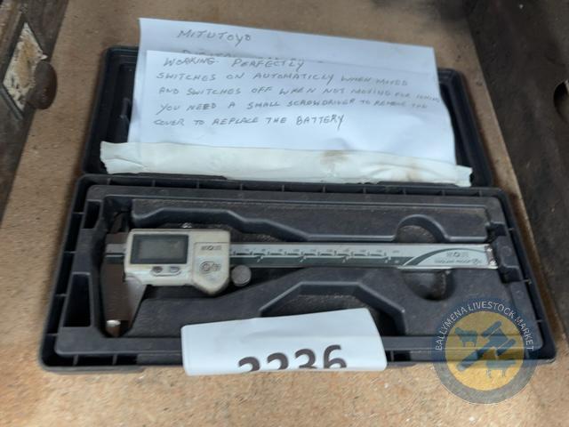 Digital calipers