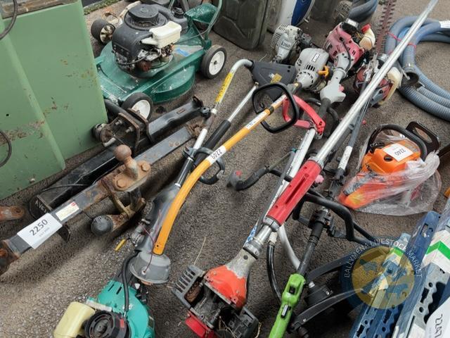 8x strimmers & hedge trimmers