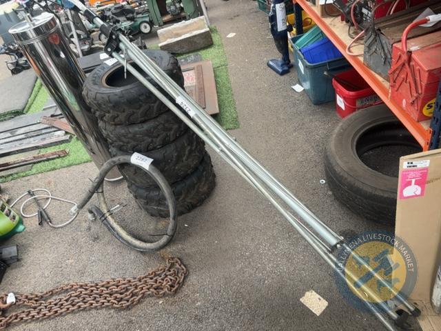Metal light tripod