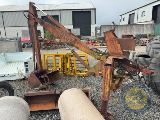 Foster Backactor, legs on it, same as JCB, comes with 1ft & 2ft & 5ft Sheugh Bucket