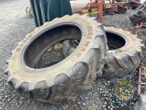 2x 420/70/R38 tyres