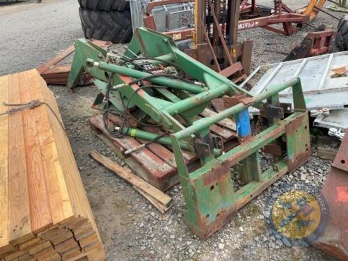 John Deere 2140 Loader