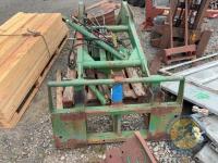 John Deere 2140 Loader - 2