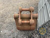 2ft Bucket - 4