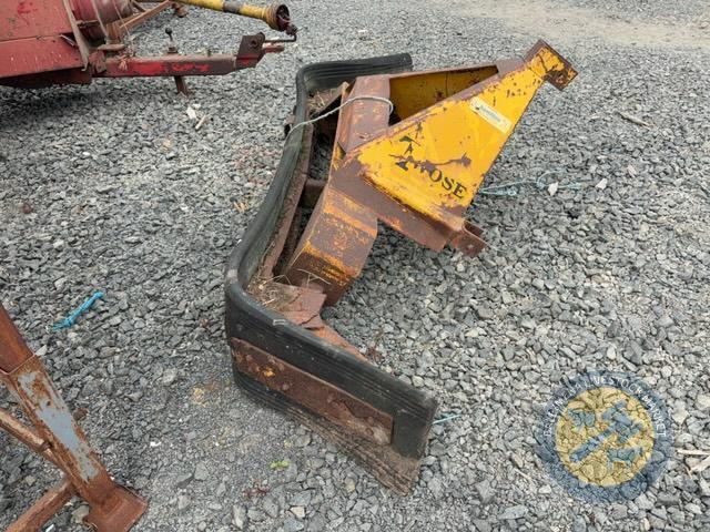 Twose Yard Scraper