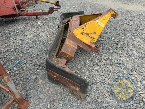 Twose Yard Scraper