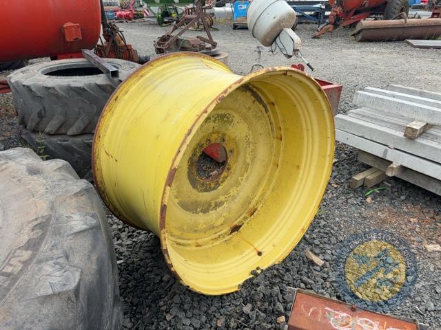 John Deere Rim
