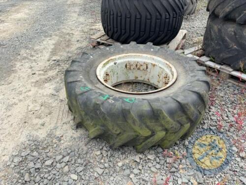 Ford front rim & tyre