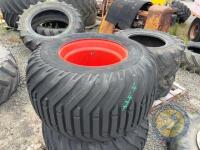 2x flotation wheels adapted to fit NH TX combine - 2