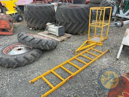 Viewing ladder