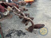 Ferguson 3 furrow plough - 2