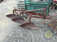 Ferguson 3 furrow plough - 4
