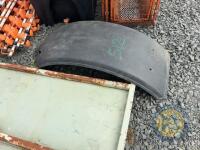 Front fender for NH tractor - 2