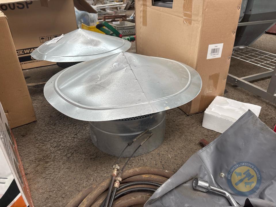 2x galvanised air vents