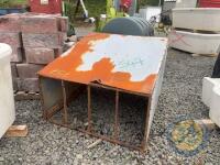 4ft lamb creep feeder - 3
