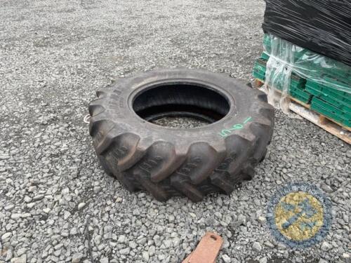 13.6 R24 Tyre Bkt
