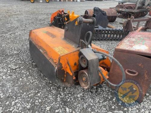 Excavator Hedge atter