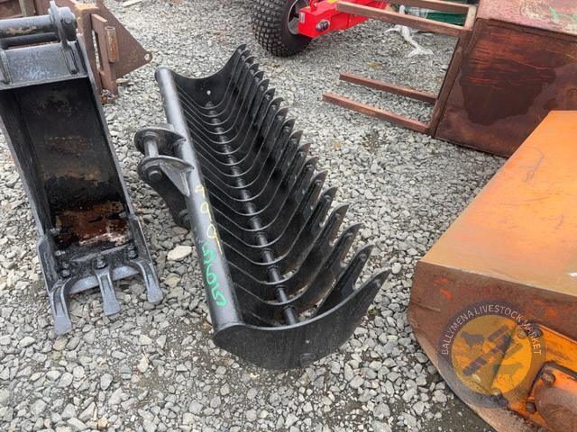 4ft Rake Bucket