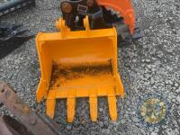 Grab bucket for 3-6 ton digger 40mm pins - 2