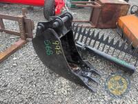 12" Digging bucket for 5ton kubota 45mm pins